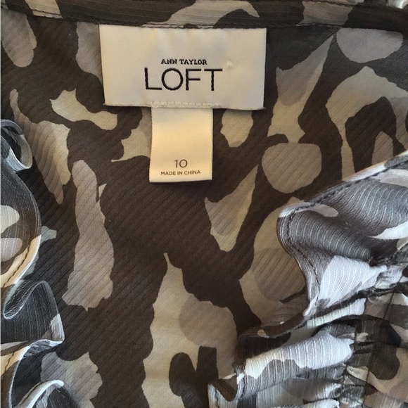 Anne Taylor Loft Sleeveless Blouse - Picture 5 of 5